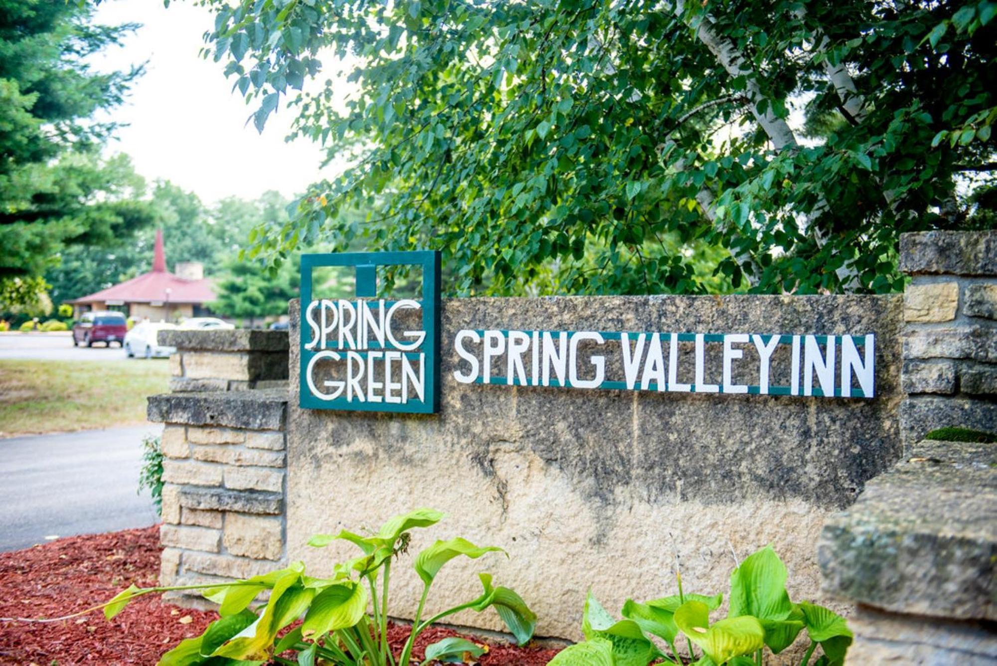 Spring Valley Inn Спрінг-Грін Екстер'єр фото
